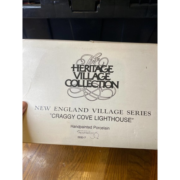 Department 56 Heritage Village Collection Craggy Cove Lighthouse WORKS - Picture 2 of 8